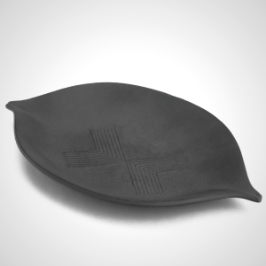 Nambu Tekki Cast Iron Tray - Leaf Design by Tadahiro Baba